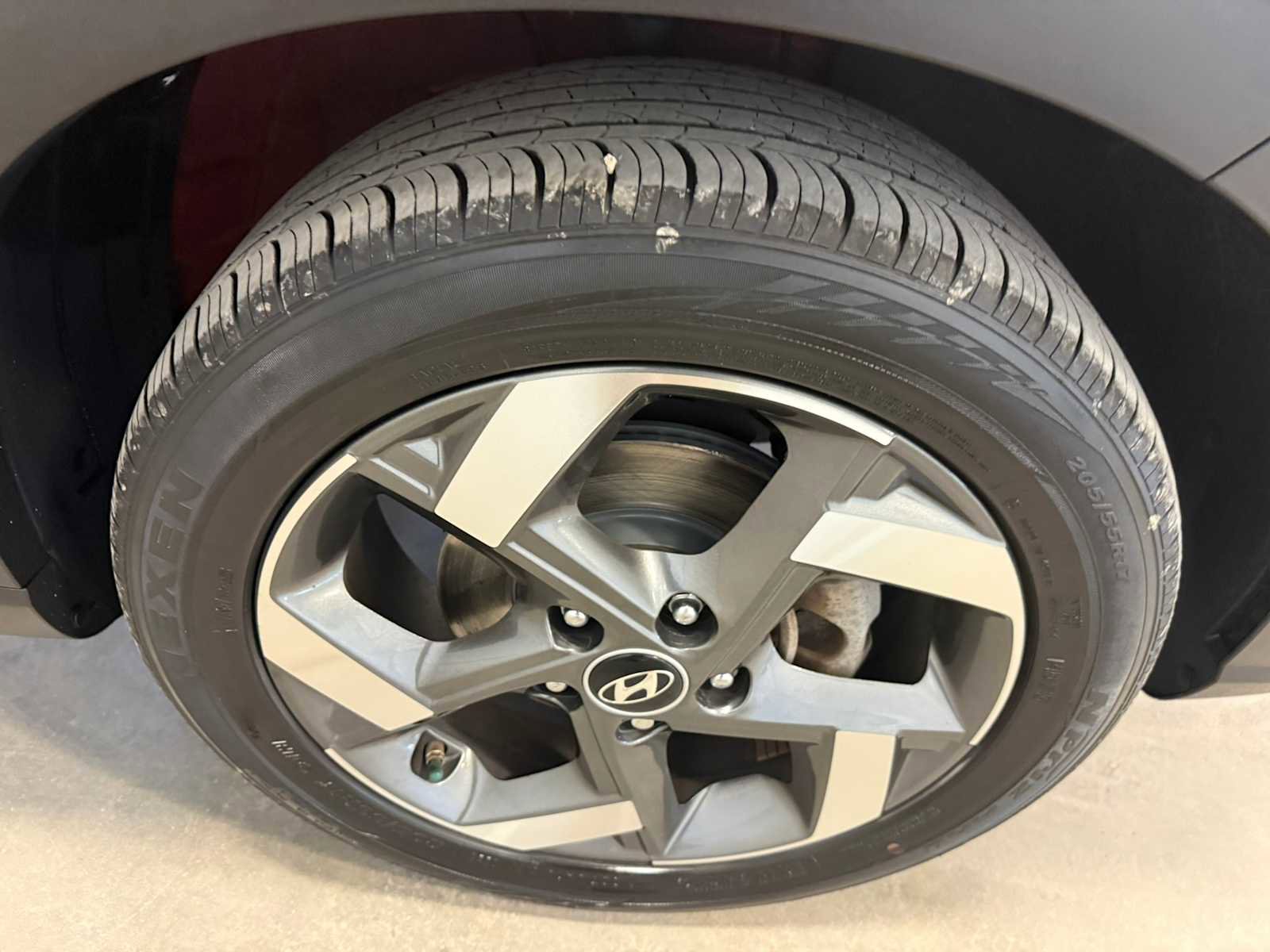 Used 2023 Hyundai Venue SEL FWD image 12