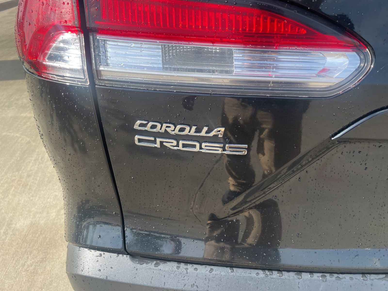 Used 2024 Toyota Corolla Cross LE image 11