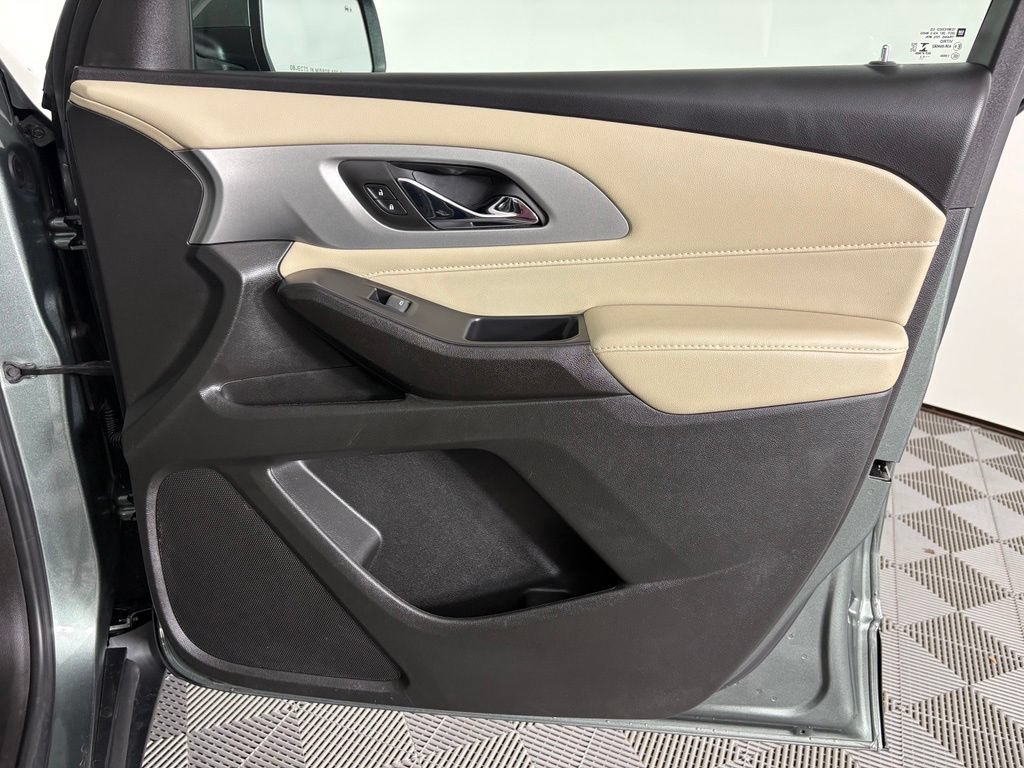 Used 2022 Chevrolet Traverse LT AWD/4WD image 38