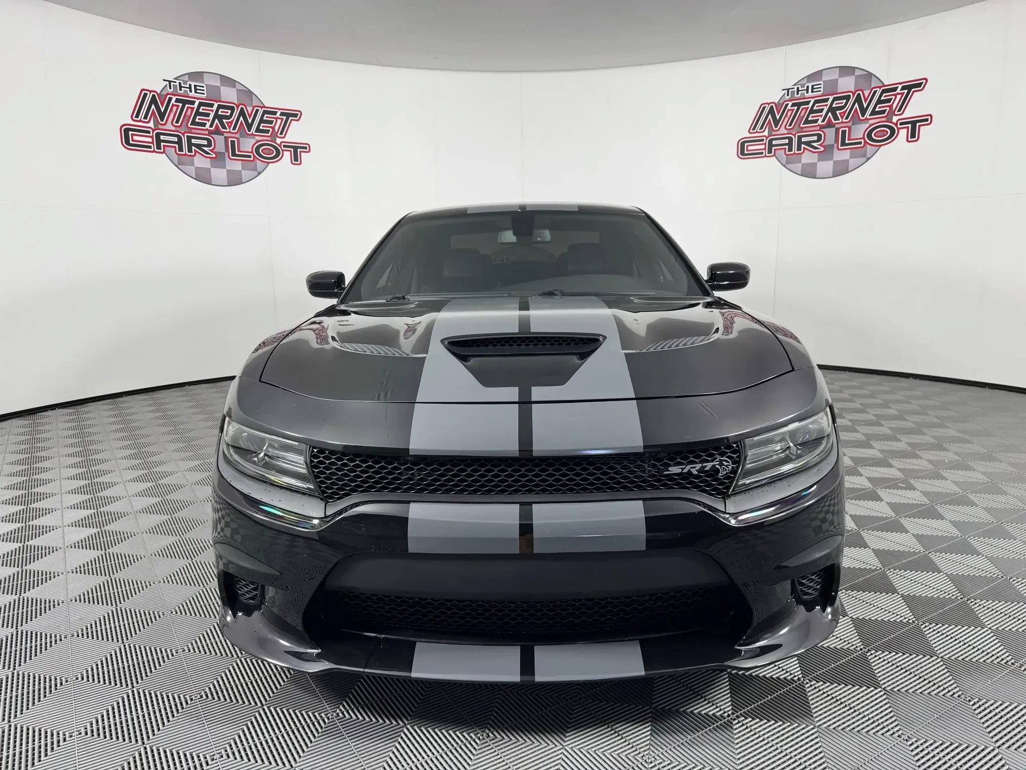 Used 2018 Dodge Charger SRT Hellcat RWD image 2