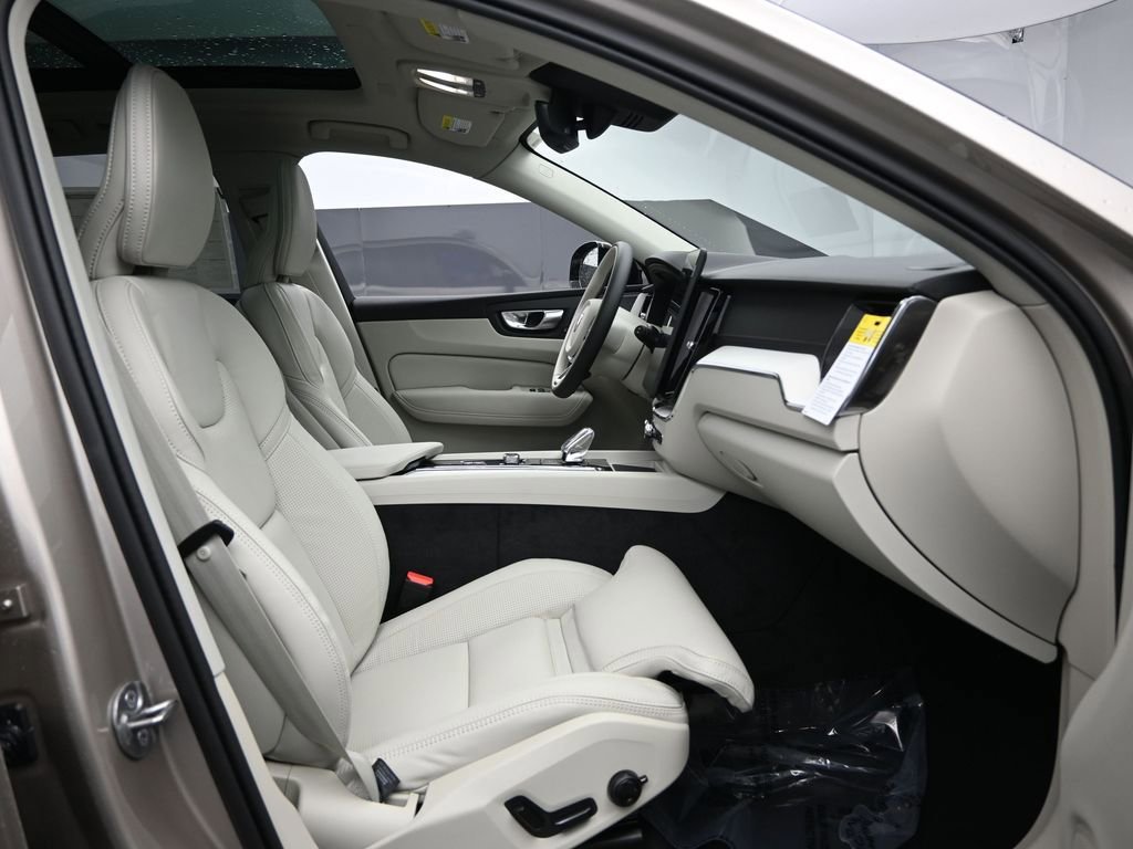 New 2026 Volvo XC60 B5 Ultra w/ Protection Package Premier image 28