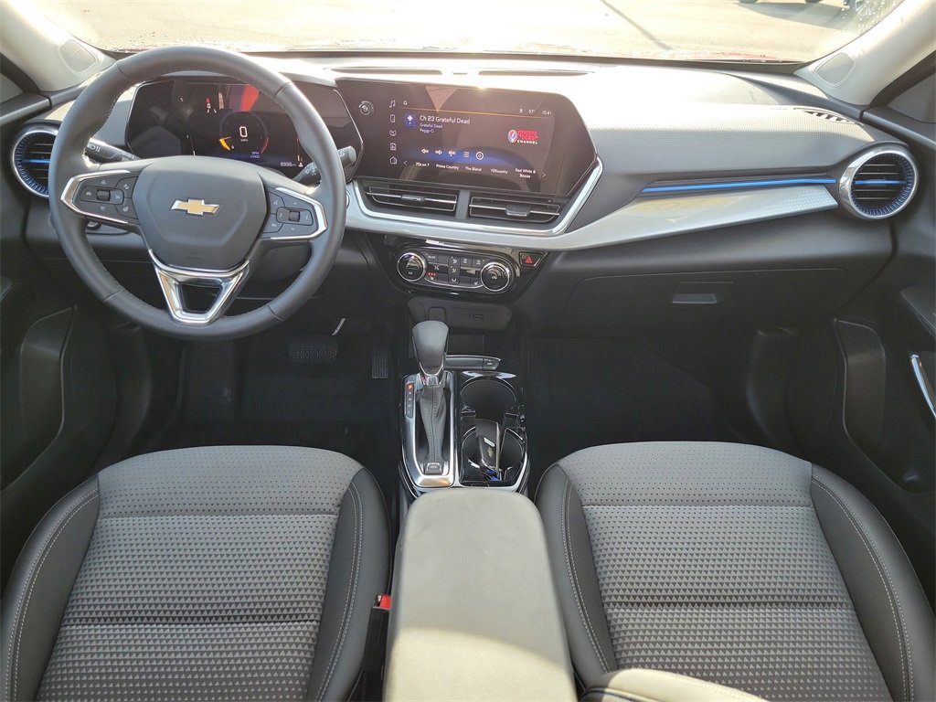 Used 2024 Chevrolet Trax LT w/ Driver Confidence Package image 10