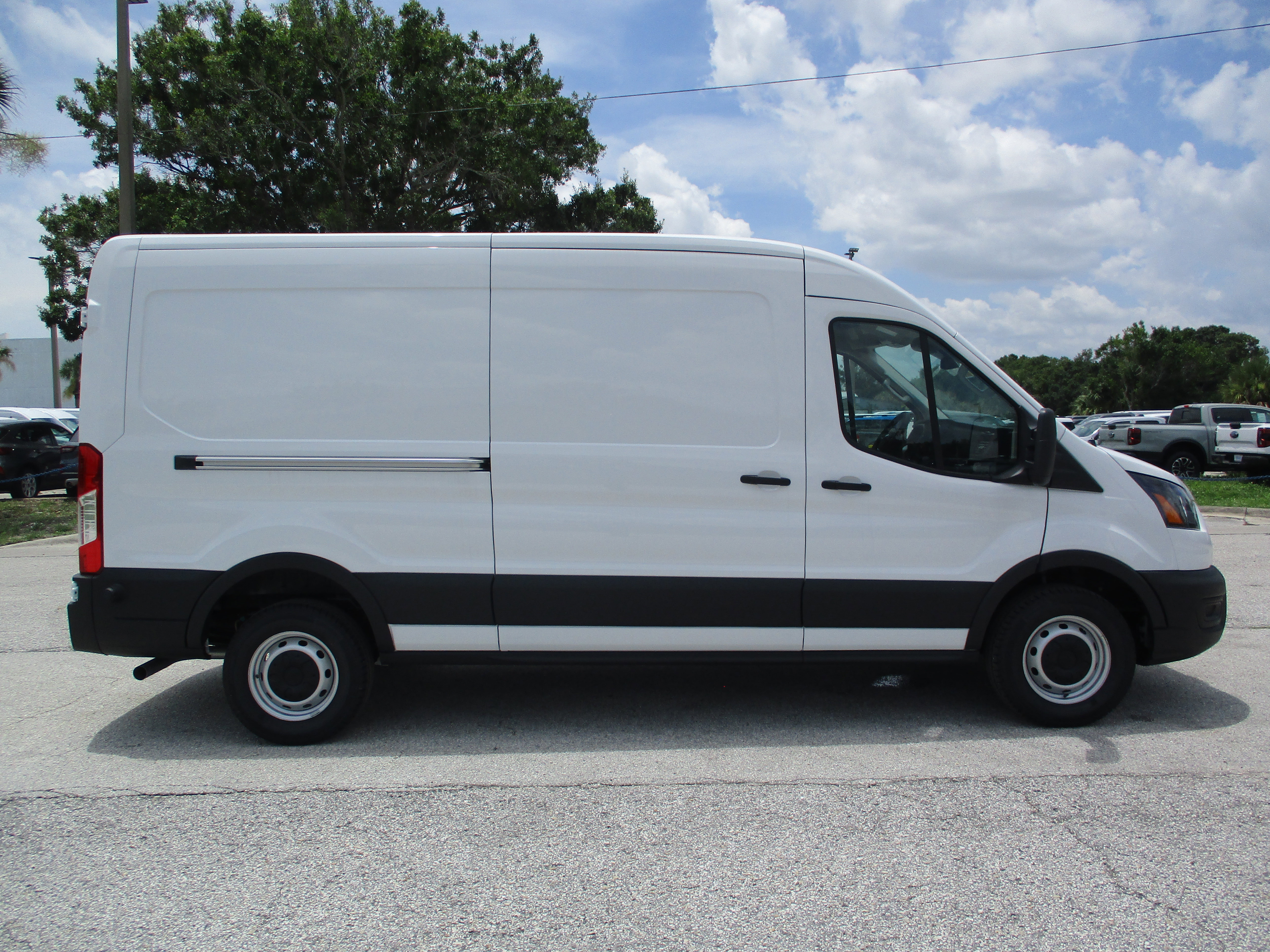 New 2025 Ford Transit 250 148 Medium Roof image 8