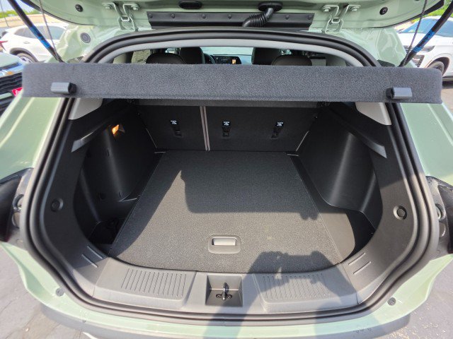 New 2026 Chevrolet Trax ACTIV w/ Sunroof Package FWD image 17