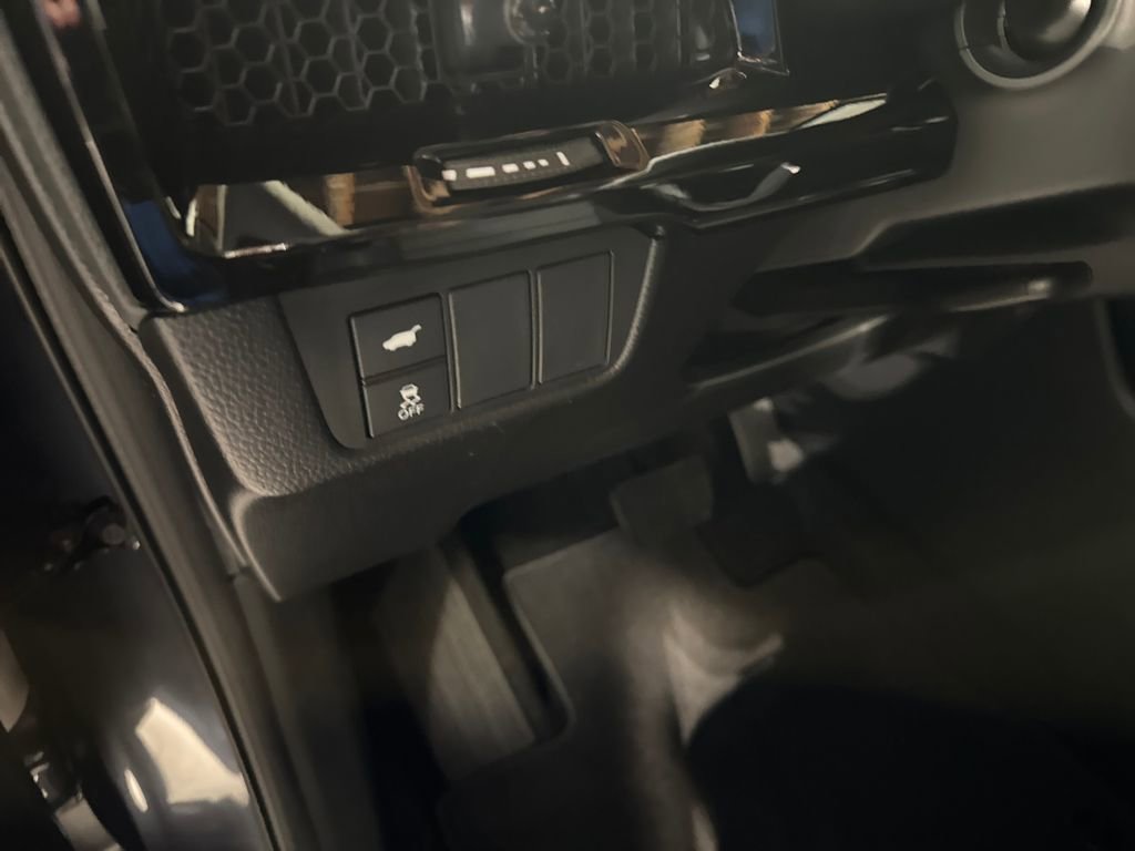 Used 2025 Honda CR-V EX-L image 15