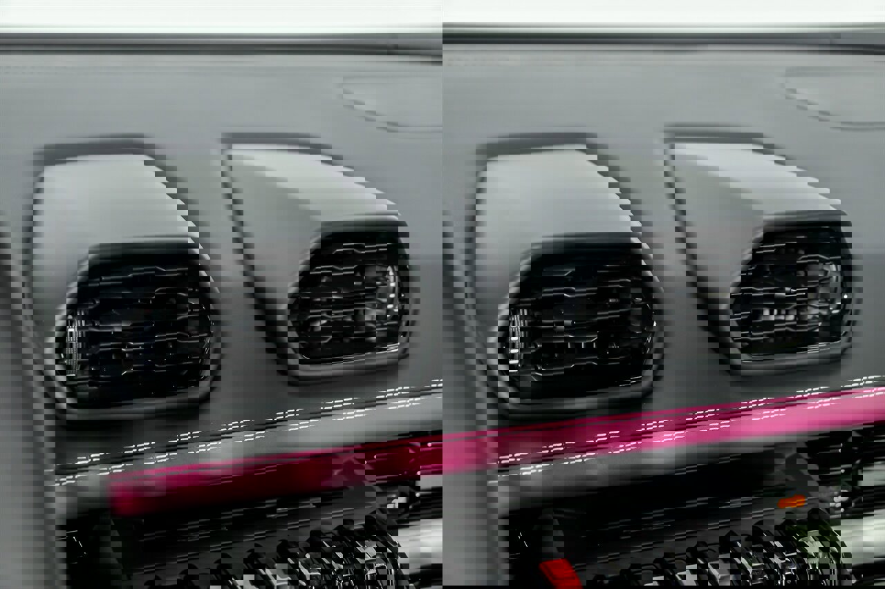 Used 2023 Lamborghini Huracan Tecnica image 33