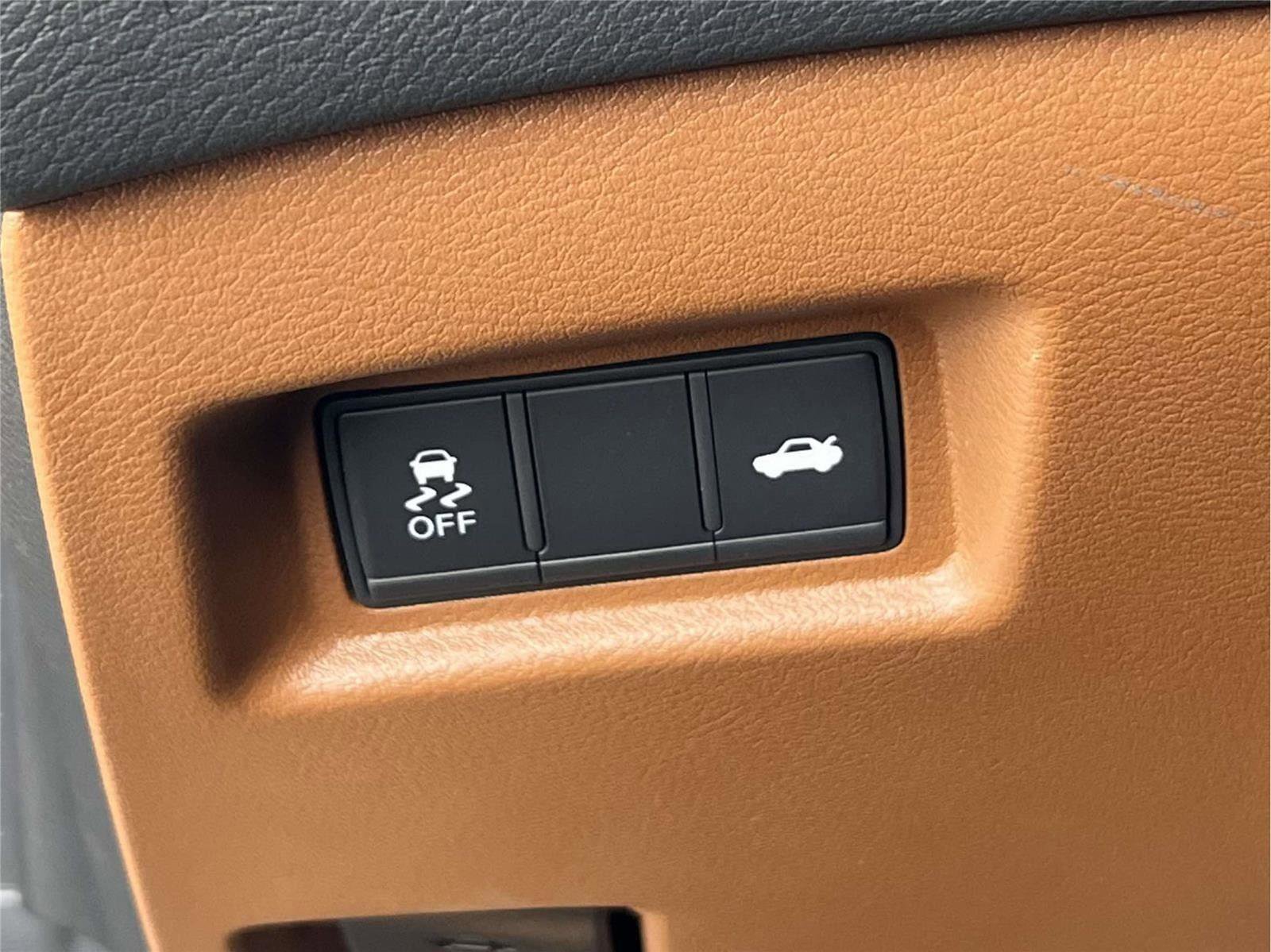 Used 2024 INFINITI Q50 Luxe w/ Cargo Package image 15