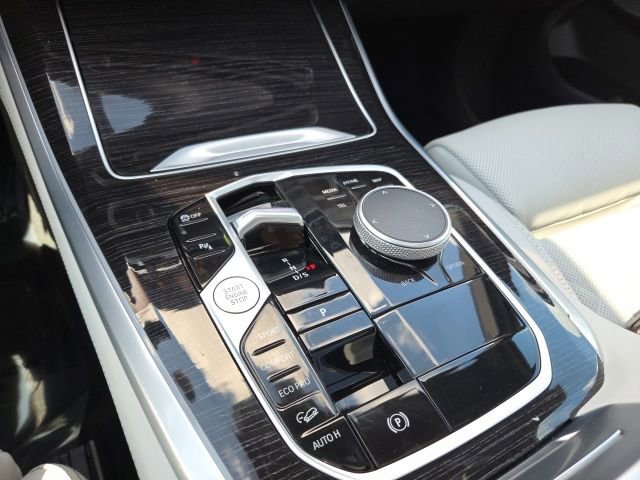 Used 2025 BMW X5 M60i w/ Climate Comfort Package image 33