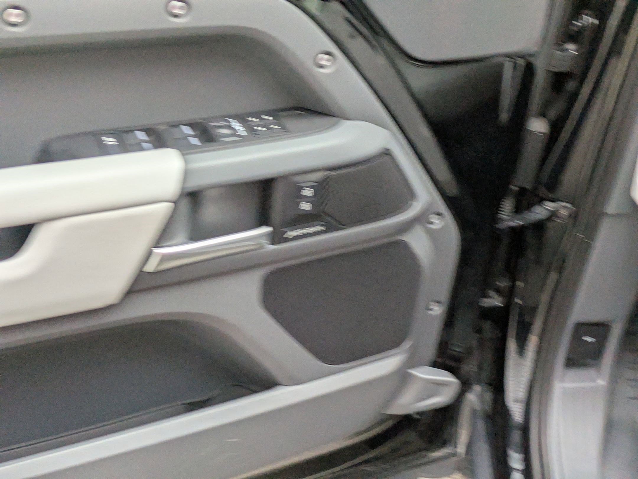 Used 2025 Land Rover Defender 130 S image 15