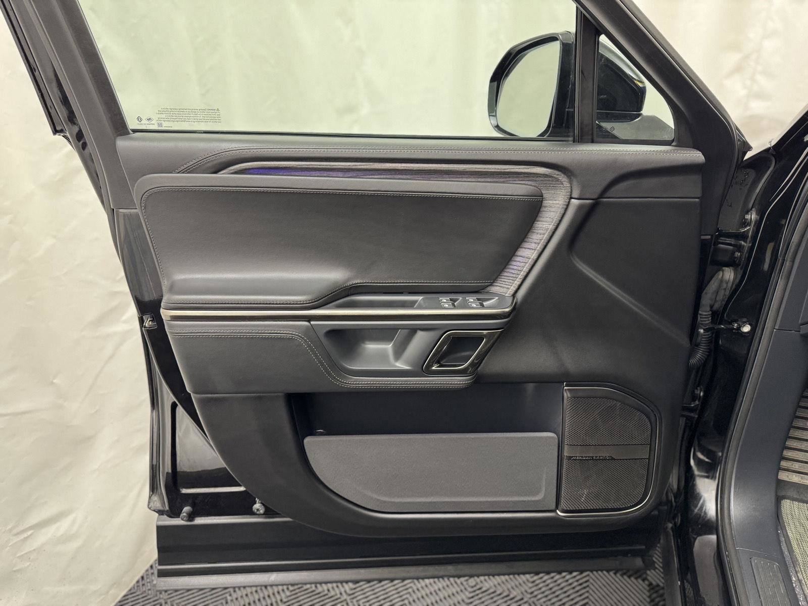 Used 2022 Rivian R1T Adventure image 19