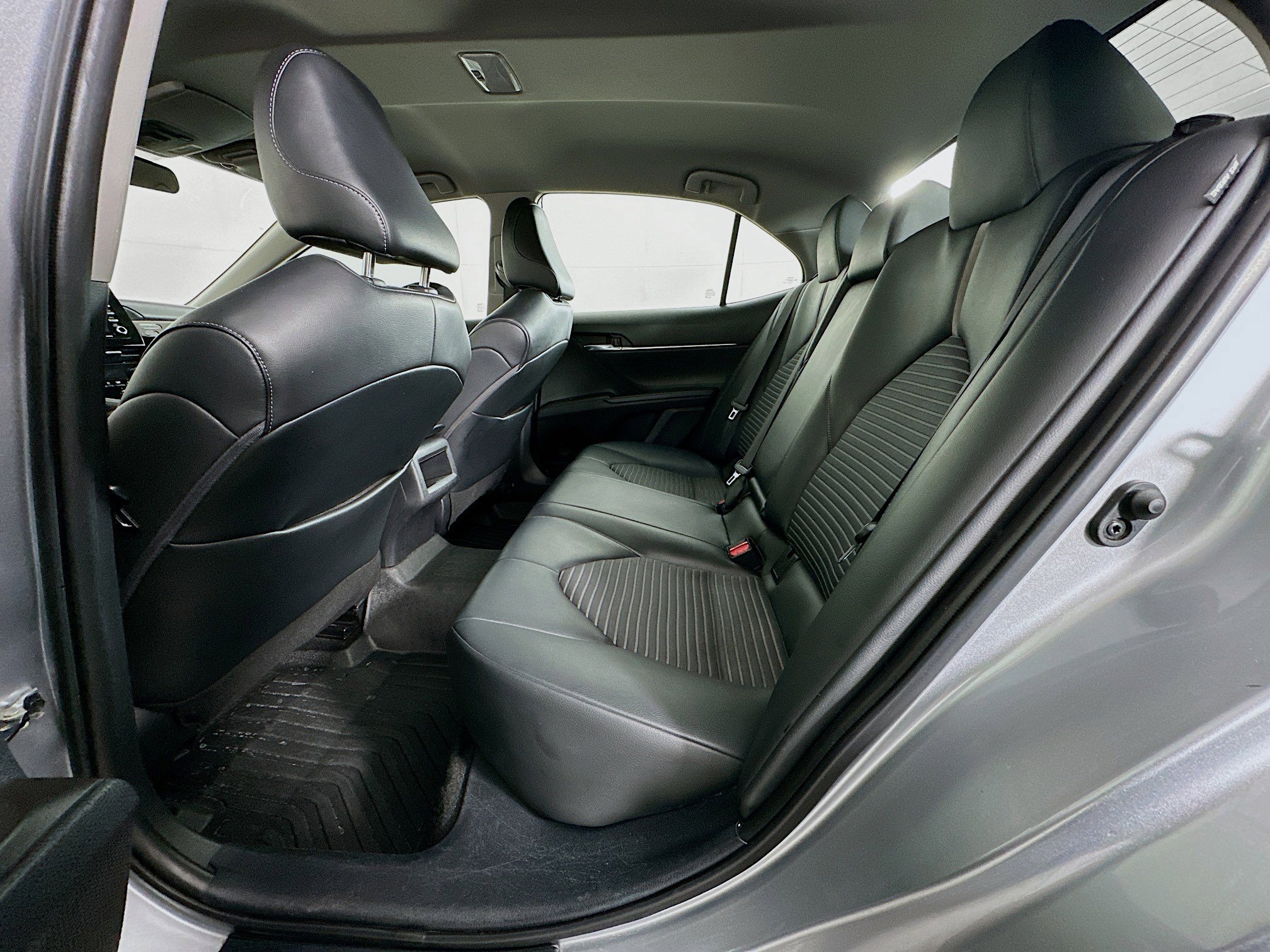 Used 2022 Toyota Camry SE image 26