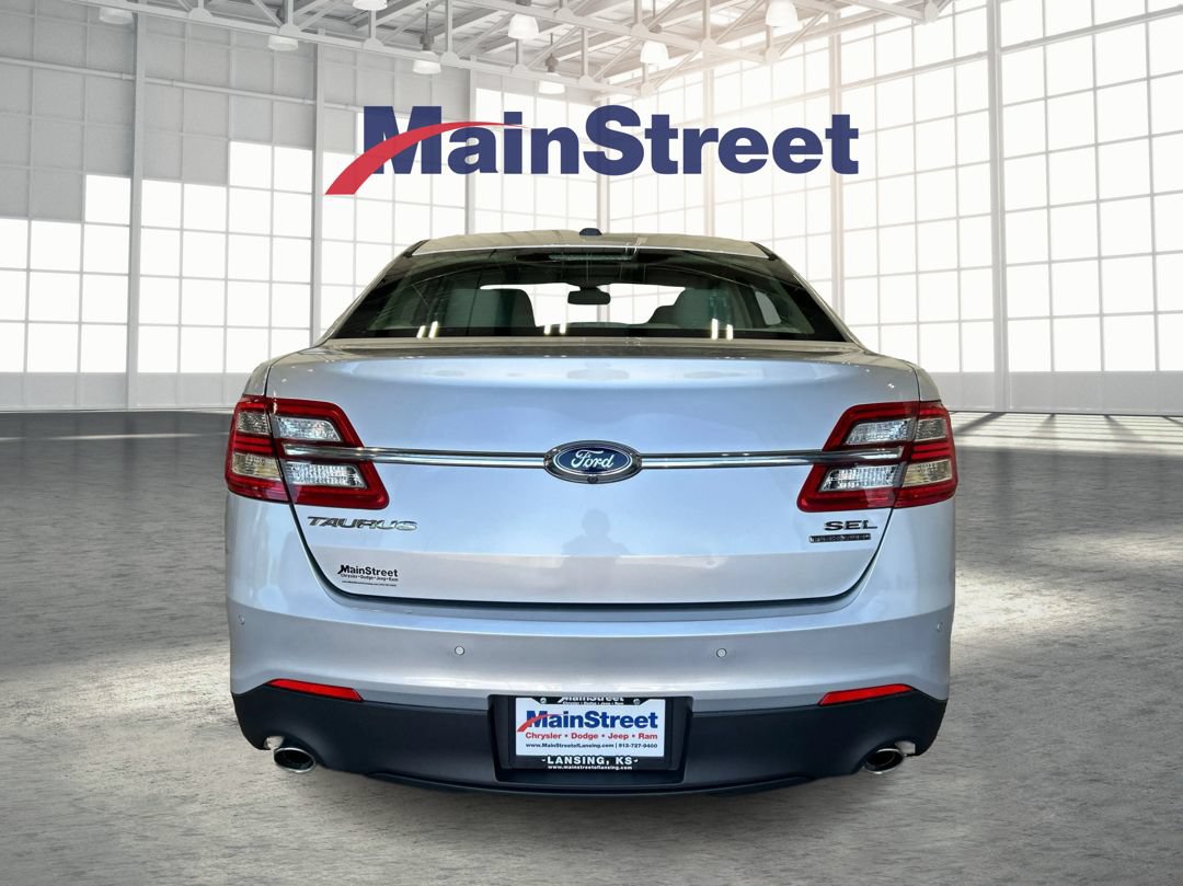 Used 2016 Ford Taurus SEL FWD image 4