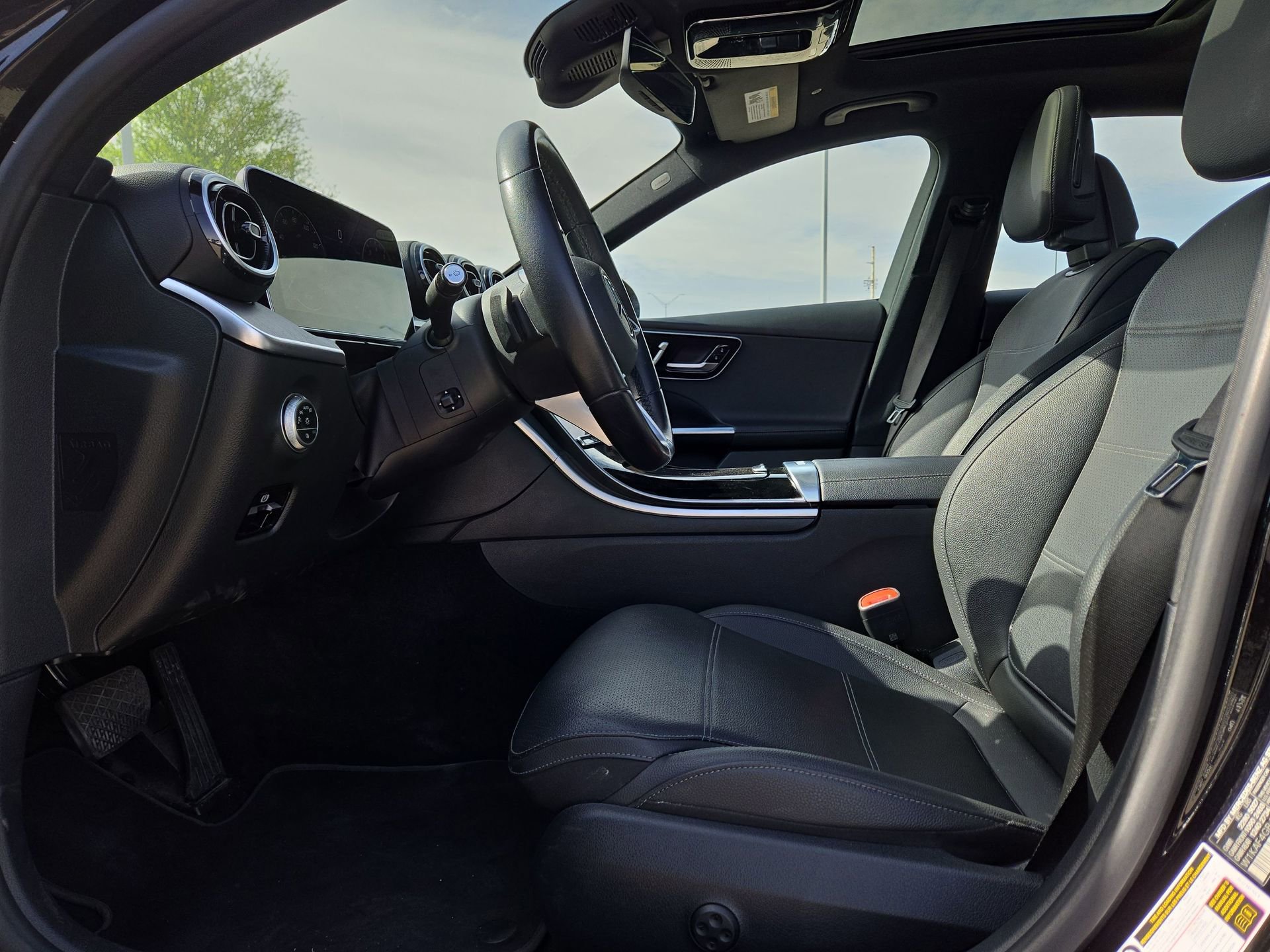 Used 2025 Mercedes-Benz C 300 Sedan image 16