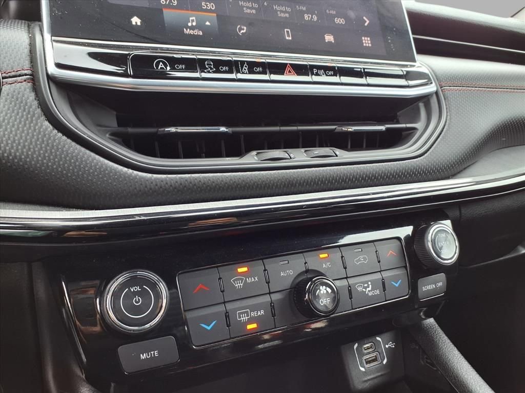 Used 2023 Jeep Compass Trailhawk image 7