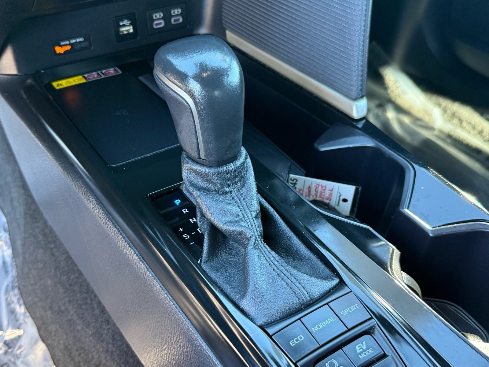 Used 2025 Toyota Camry SE FWD image 25