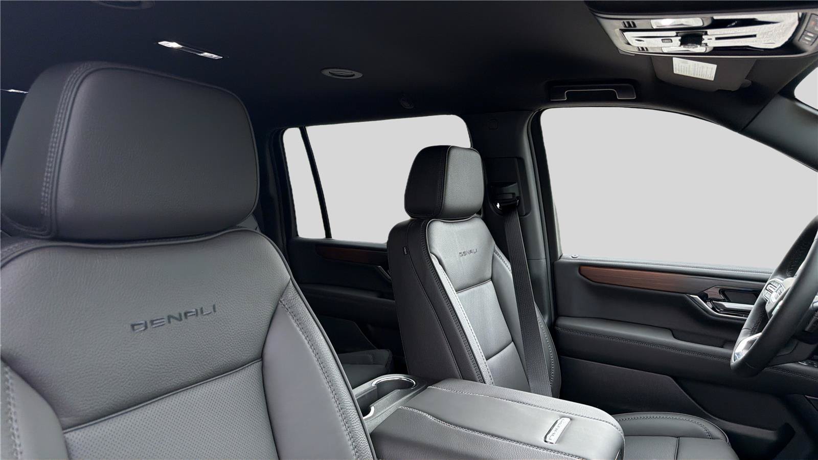 New 2026 GMC Yukon XL Denali w/ LPO, Floor Liner Package AWD/4WD image 25