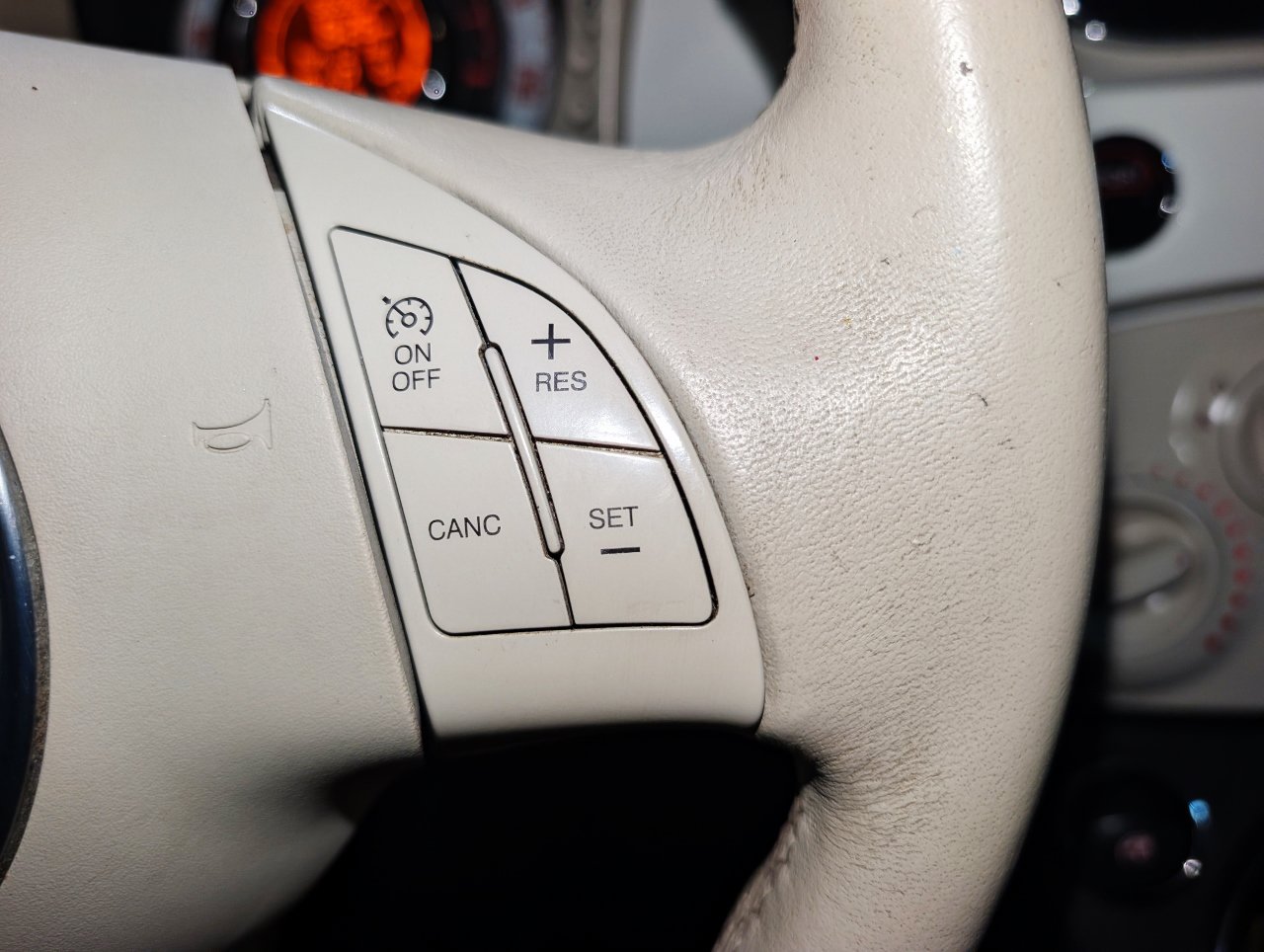 Used 2016 FIAT 500 Pop w/ Italia Package FWD image 34