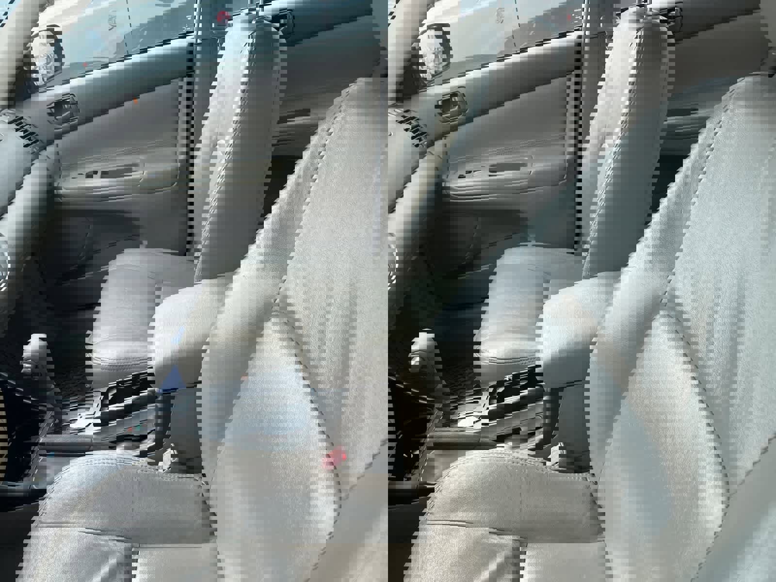 Used 2004 Toyota Camry LE image 23