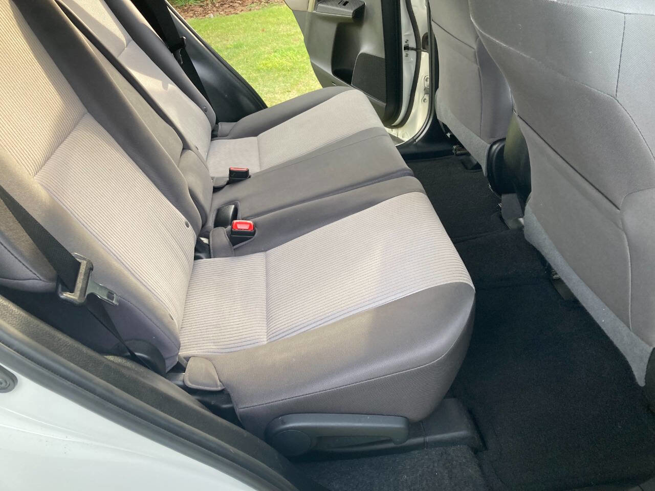 Used 2015 Toyota RAV4 LE image 6