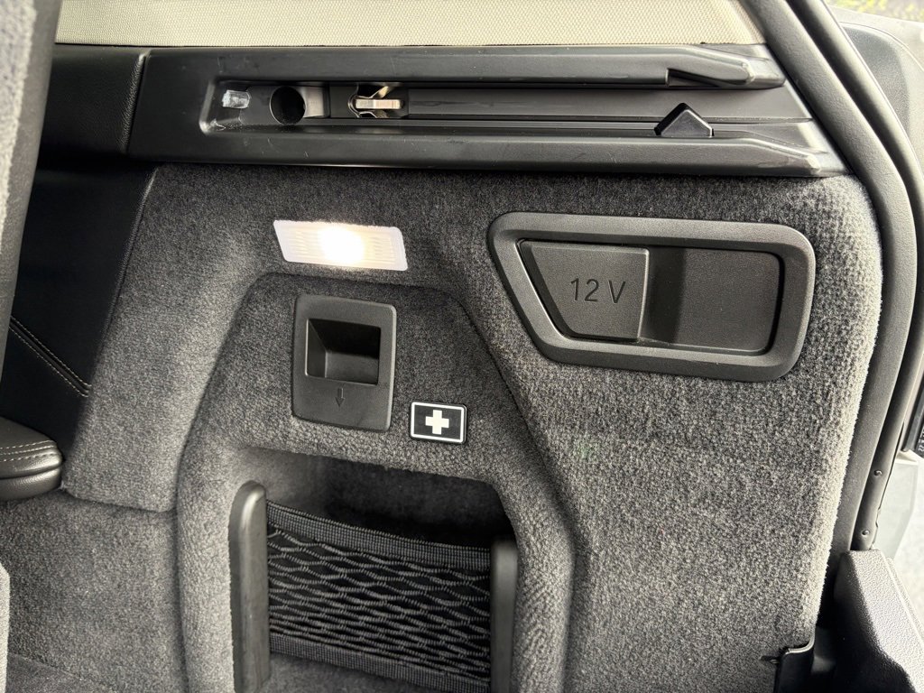 Used 2024 BMW X7 xDrive40i w/ Premium Package image 11