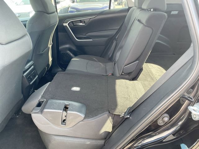 Used 2022 Toyota RAV4 XLE image 15