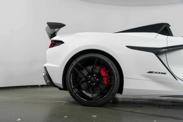 Used 2025 Chevrolet Corvette Z06 w/ Z07 Performance Package image 10
