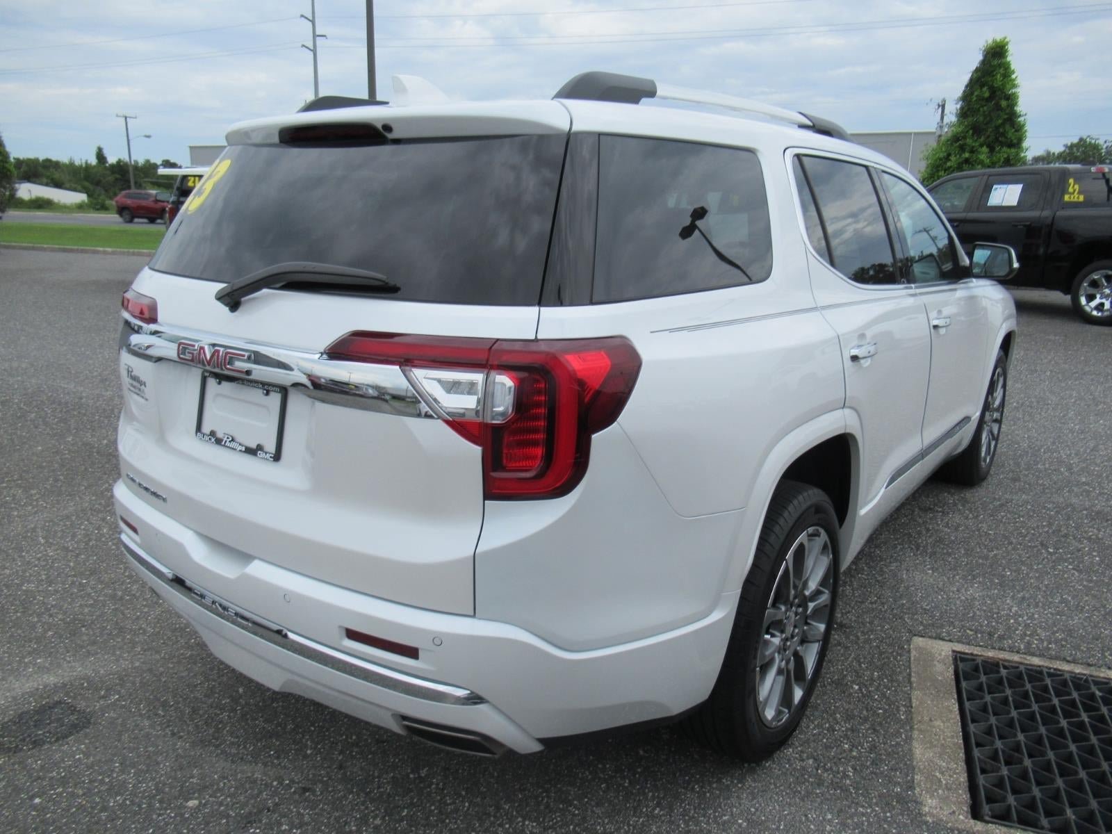 Used 2023 GMC Acadia Denali w/ Denali Ultimate Package FWD image 7