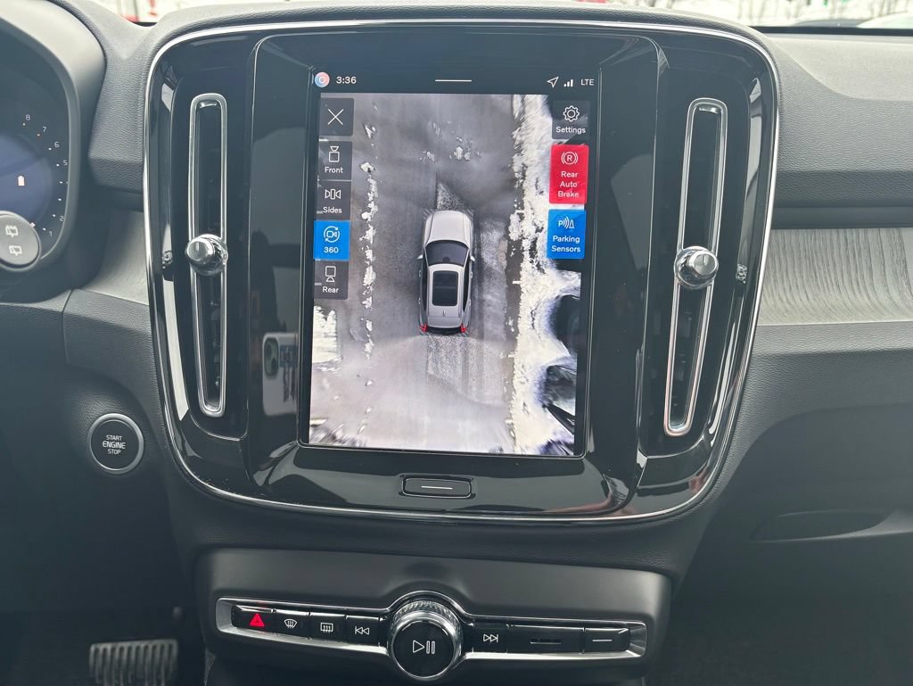 Certified 2026 Volvo XC40 B5 Plus w/ Protection Package Premier AWD/4WD image 18