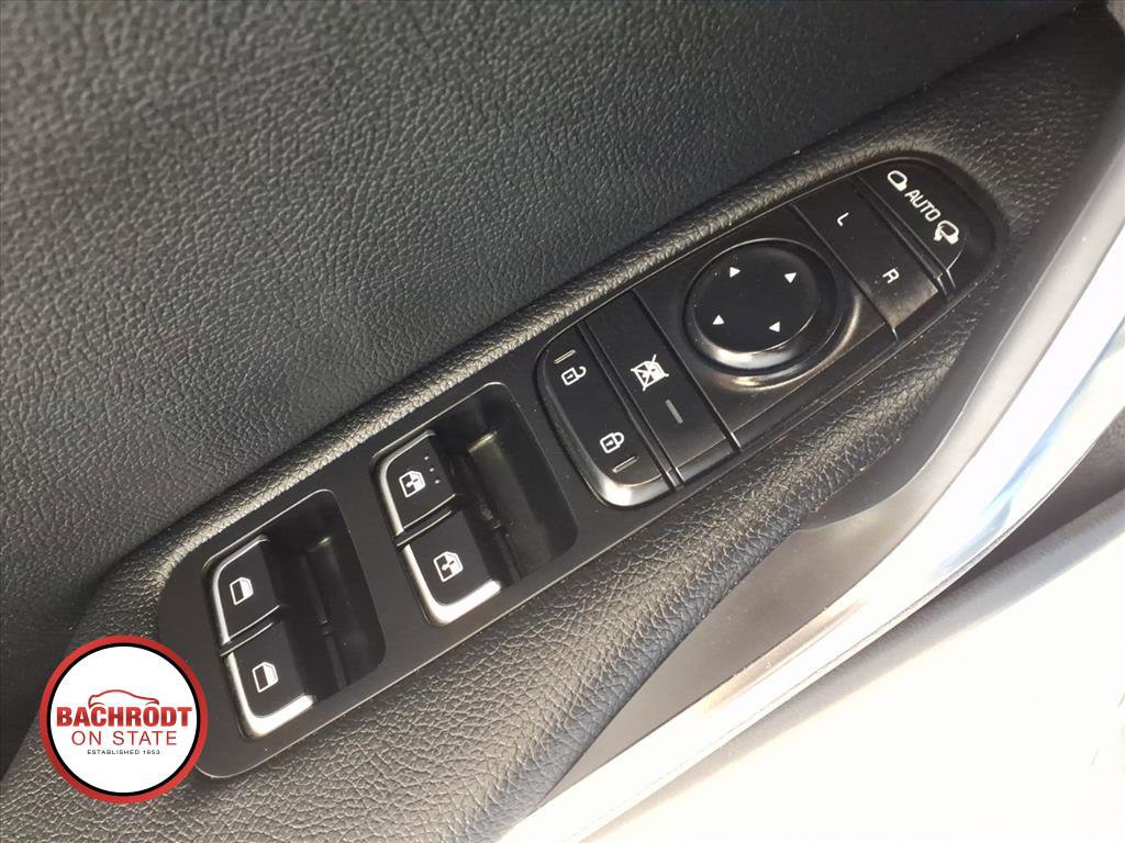 Used 2022 Kia Stinger GT1 AWD/4WD image 17