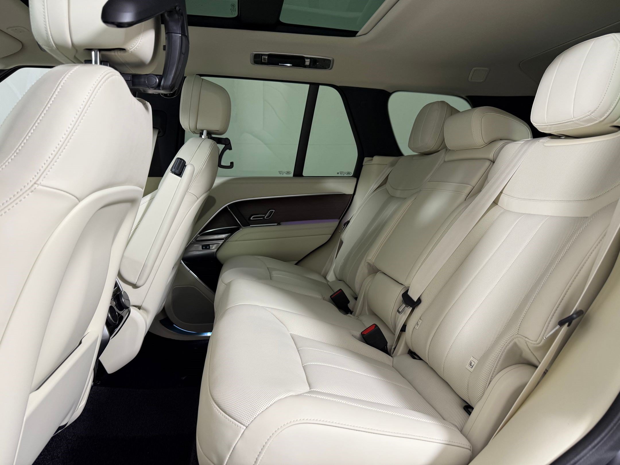 New 2026 Land Rover Range Rover SE AWD/4WD image 22