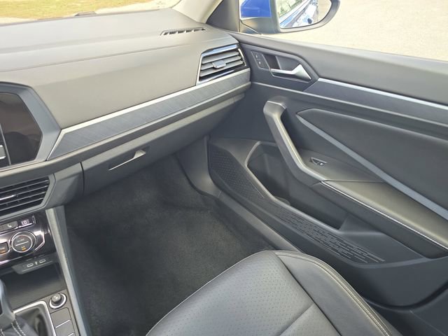 Used 2024 Volkswagen Jetta SE image 12