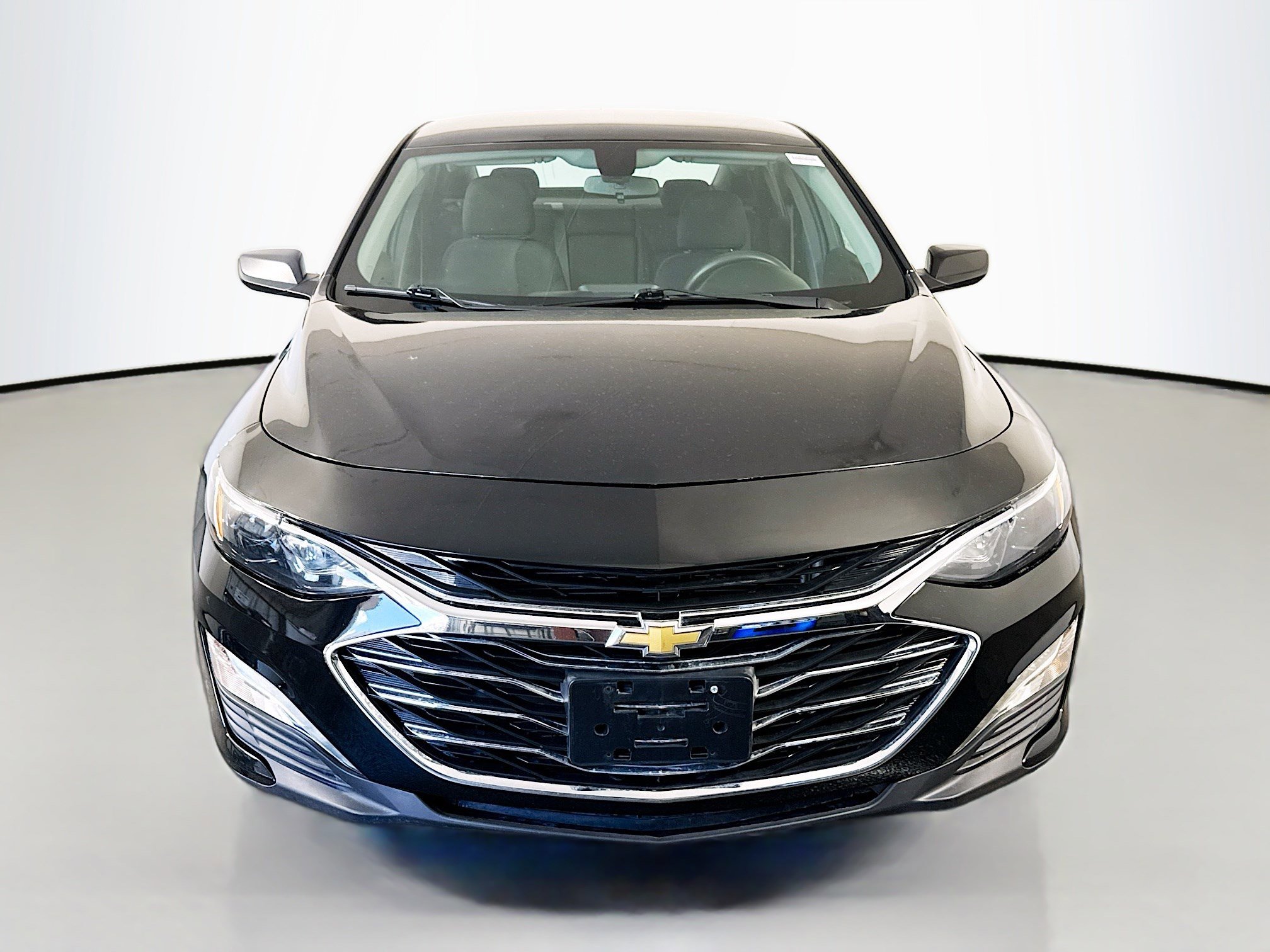 Used 2022 Chevrolet Malibu LT FWD image 2