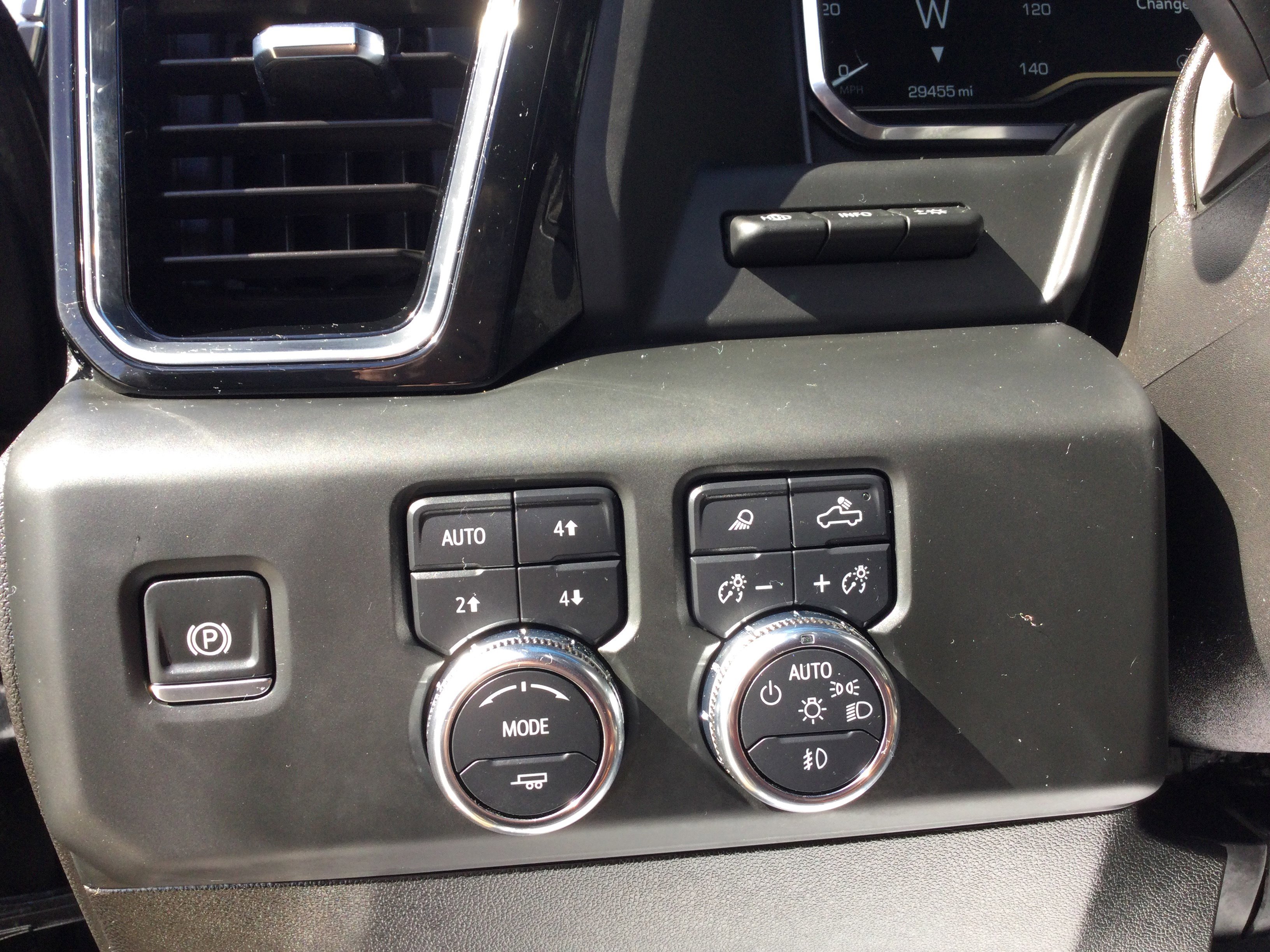 Used 2024 GMC Sierra 3500 Denali Ultimate image 16