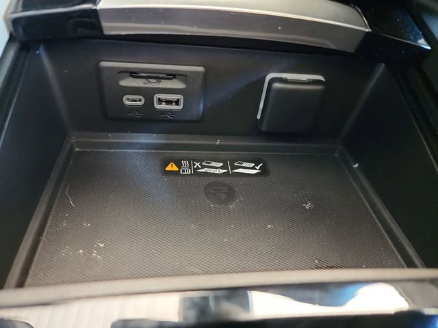 Used 2022 Buick Envision Avenir w/ Technology Package II image 20