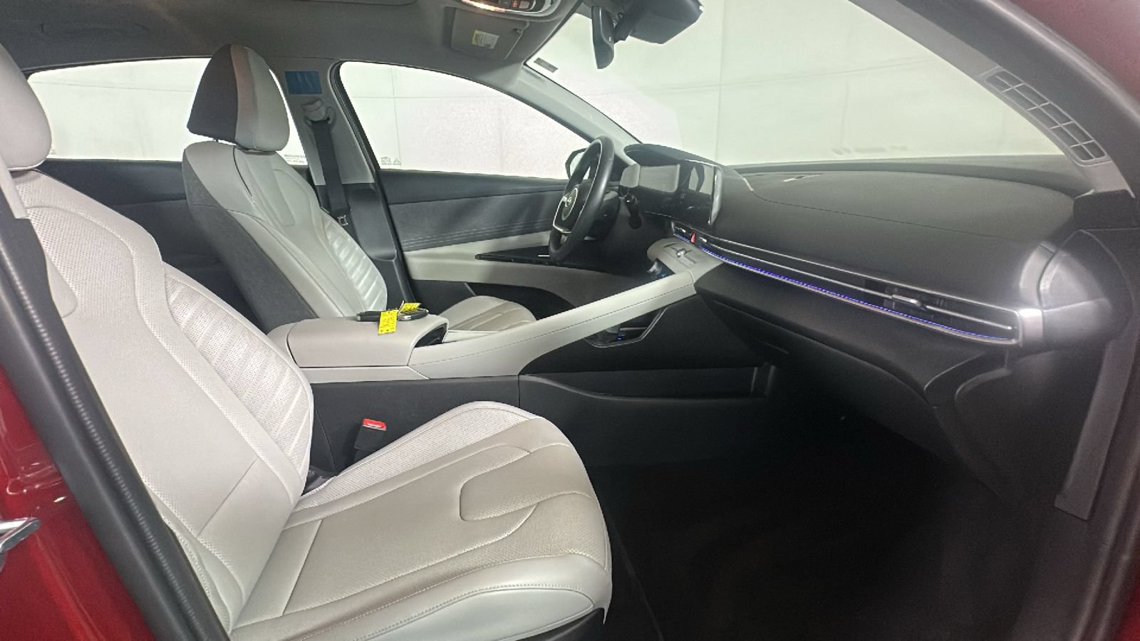 Certified 2023 Hyundai Elantra Limited FWD image 36