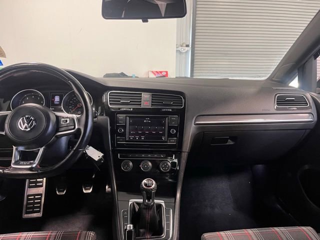 Used 2018 Volkswagen Golf 4-Door image 20