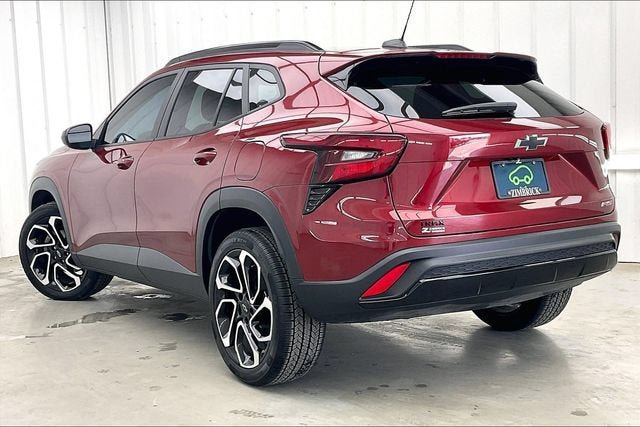 Certified 2024 Chevrolet Trax RS w/ Sunroof Package FWD image 11