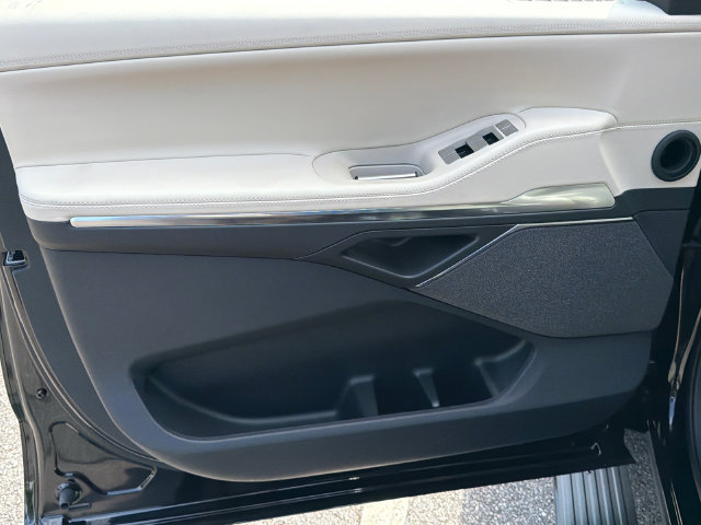New 2027 Lincoln Navigator L Reserve RWD image 11