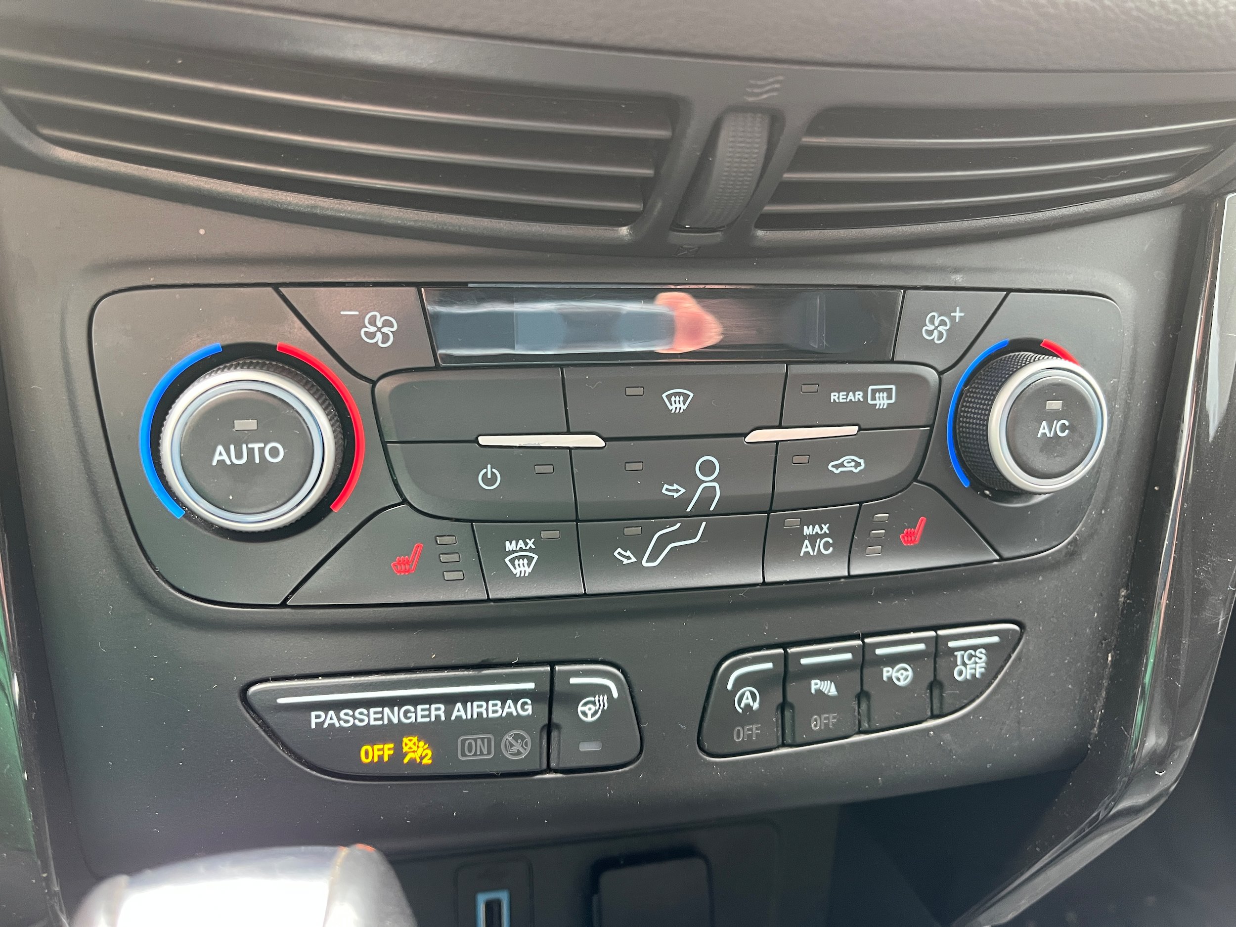 Certified 2019 Ford Escape Titanium AWD/4WD image 19