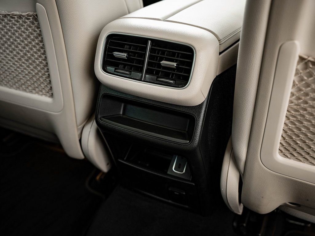 Used 2022 Mercedes-Benz GLE 350 4MATIC w/ AMG Line Exterior image 36