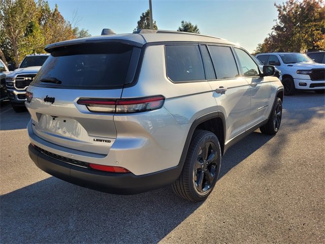New 2025 Jeep Grand Cherokee L Limited w/ Black Appearance Package image 15