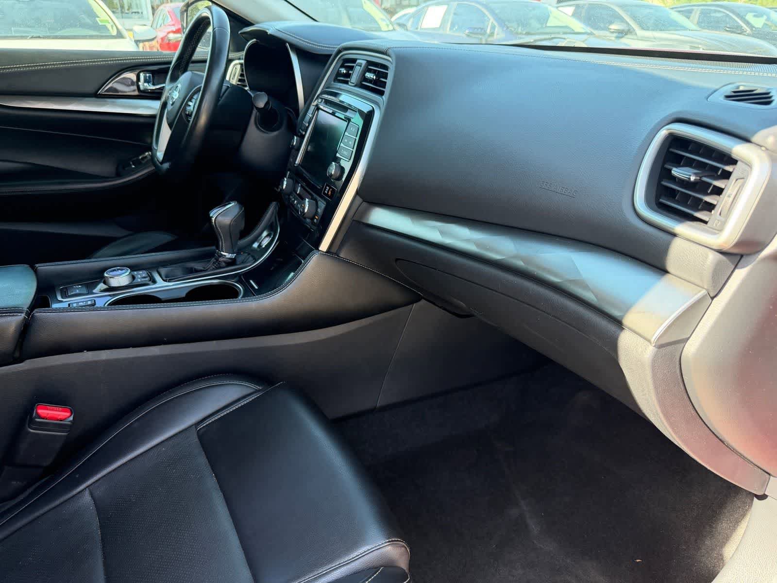 Used 2021 Nissan Maxima 3.5 SV w/ Floor Mat Group FWD image 2