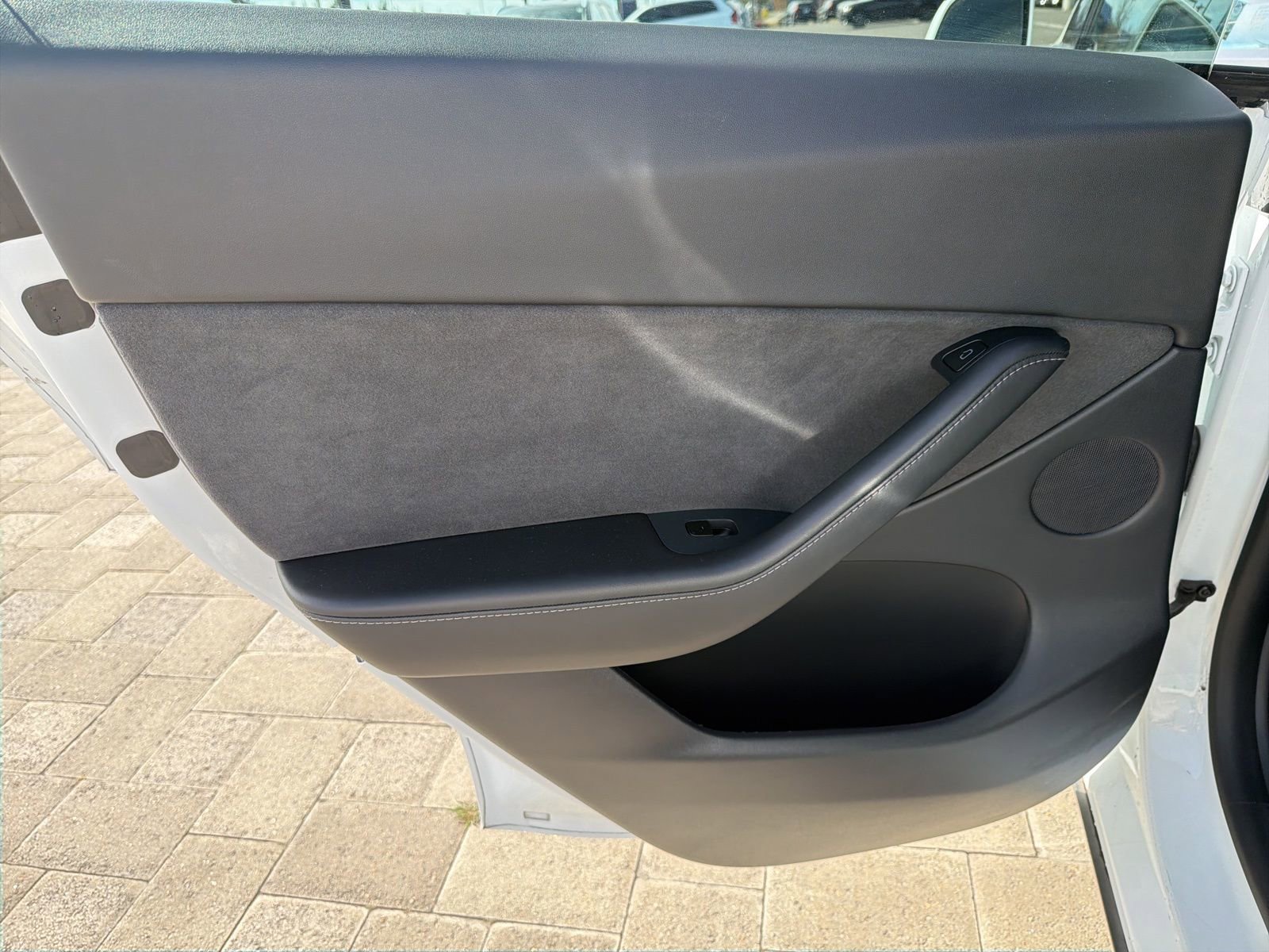 Used 2021 Tesla Model Y Standard Range image 22