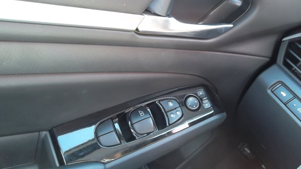 Used 2023 Nissan Altima 2.5 SV image 14