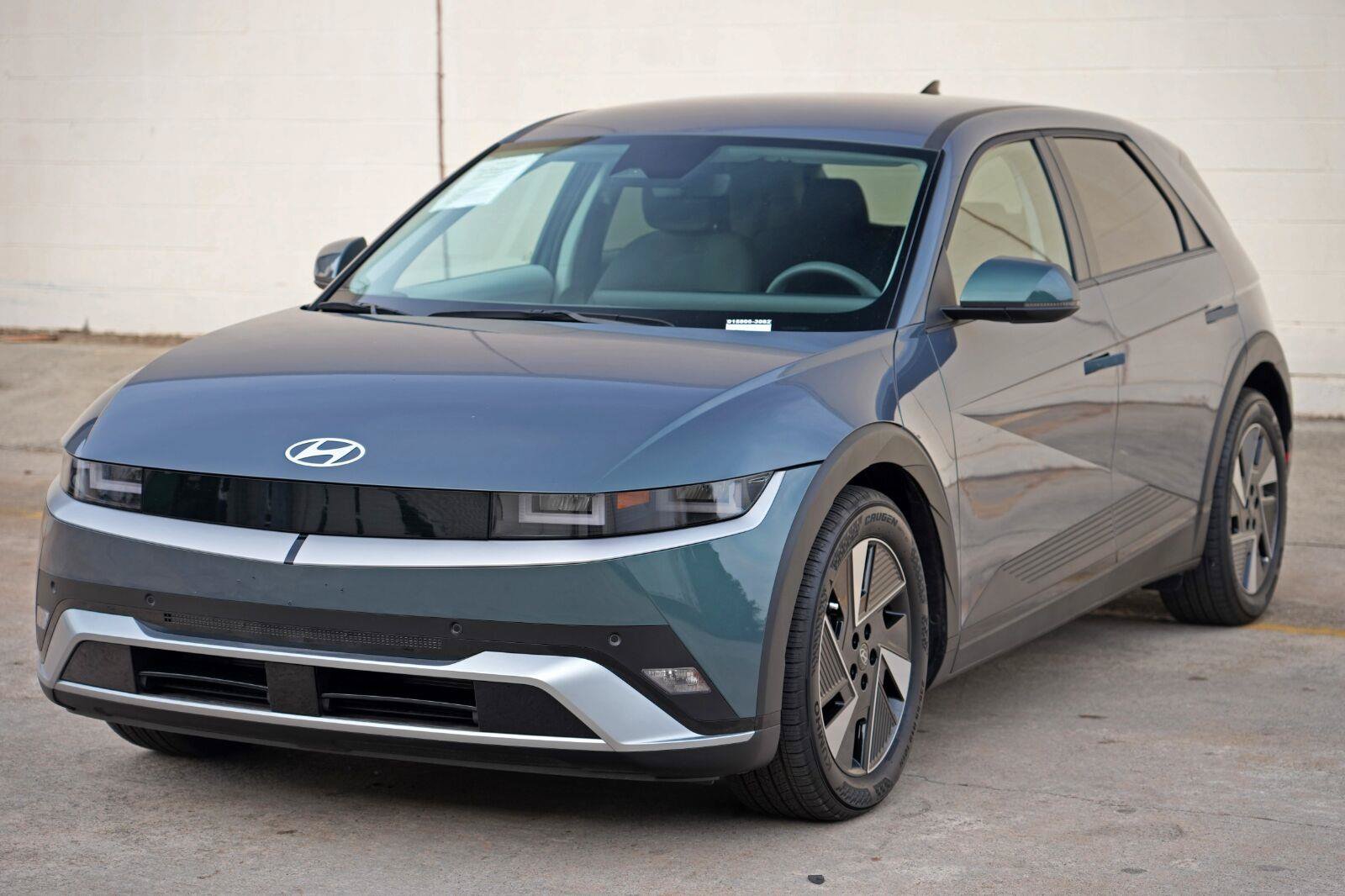 Used 2025 Hyundai Ioniq 5 SE RWD image 46