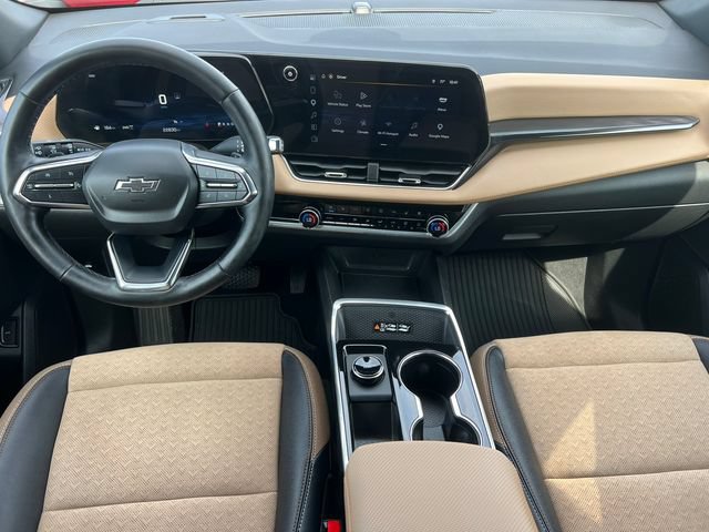 Used 2025 Chevrolet Equinox ACTIV w/ Convenience Package III AWD/4WD image 3