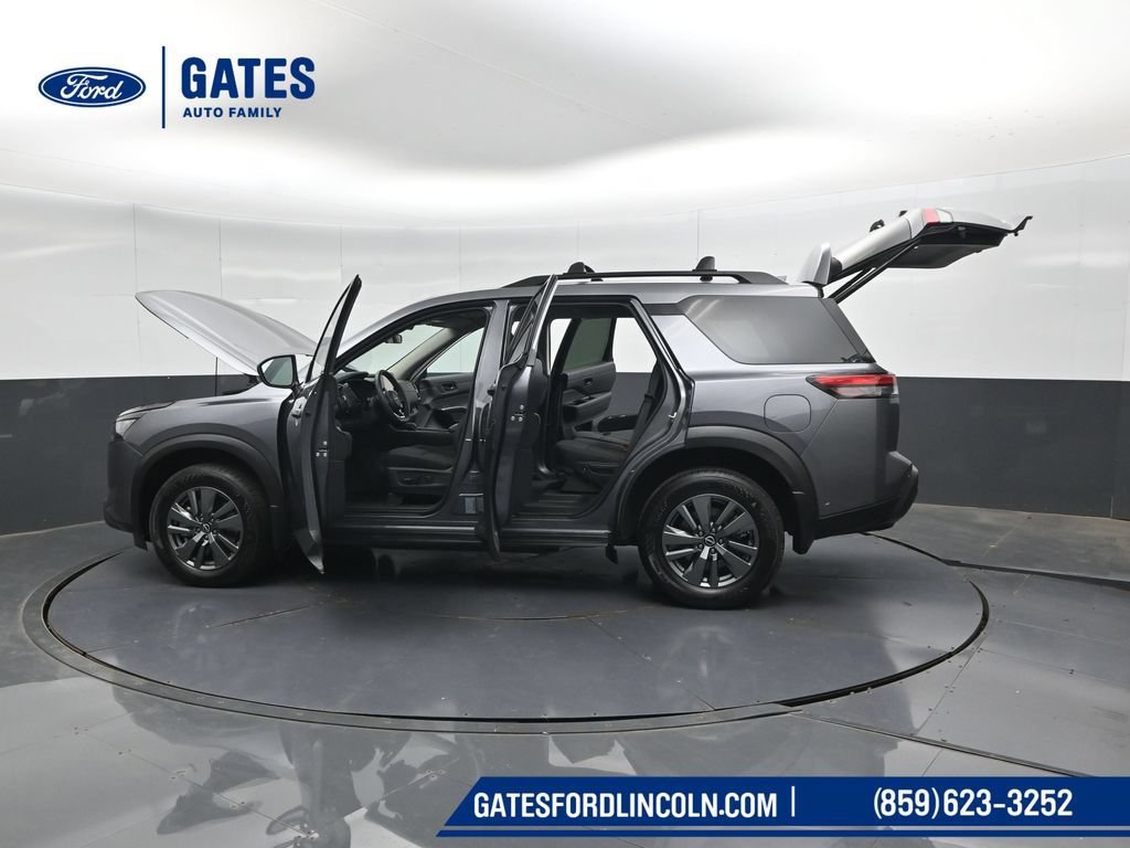 Used 2025 Nissan Pathfinder SV AWD/4WD image 56