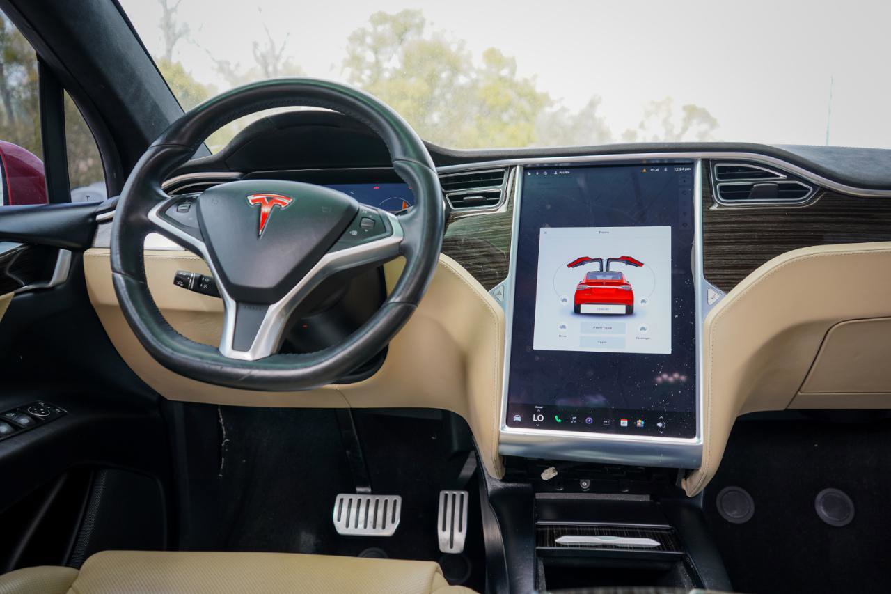 Used 2016 Tesla Model X P90D image 11