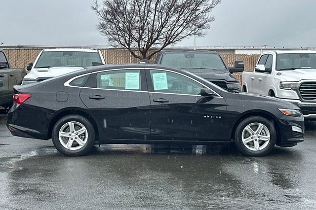 Used 2022 Chevrolet Malibu LS w/ Driver Confidence Package II image 3