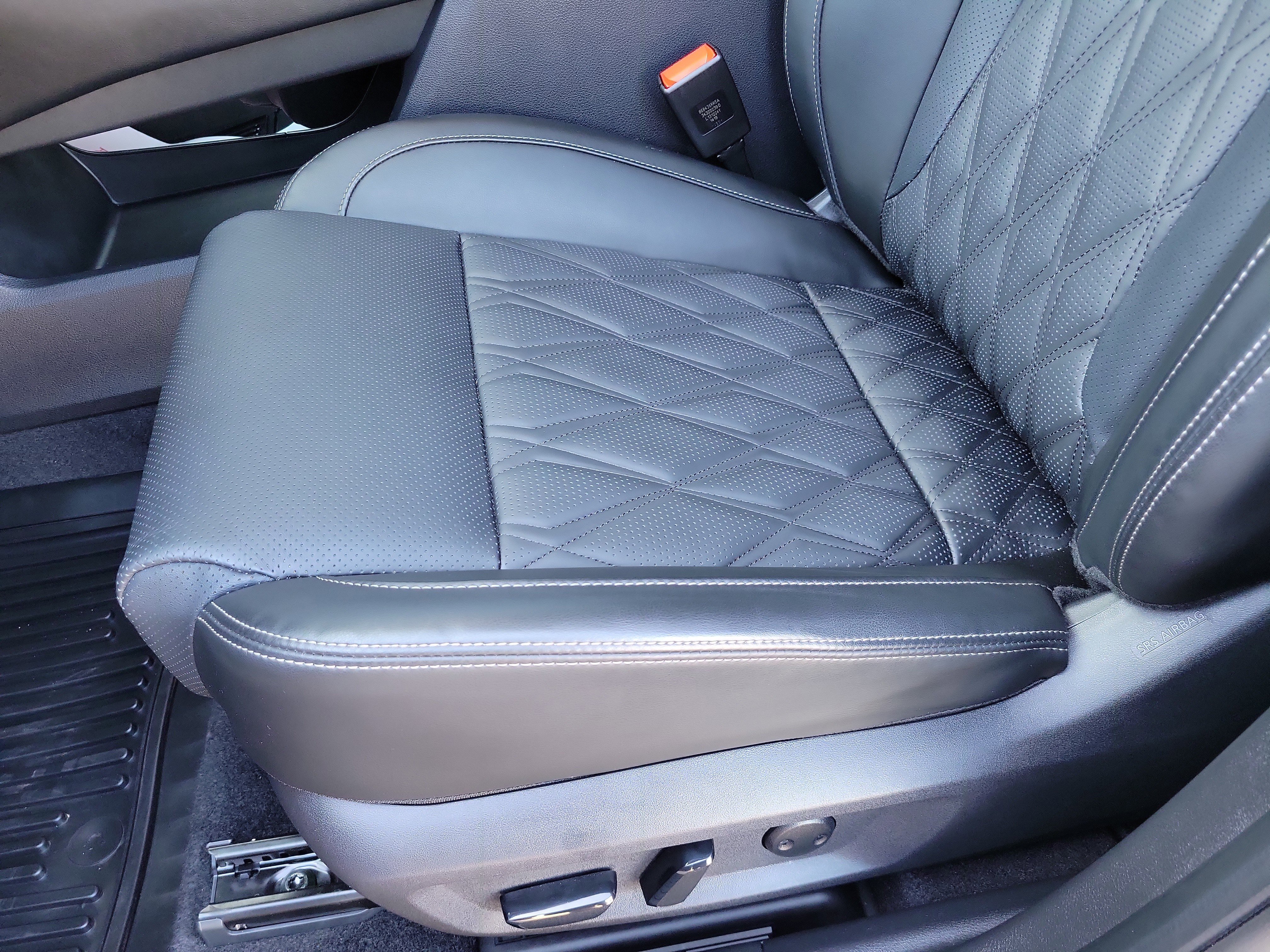 Used 2025 Nissan Rogue Platinum w/ Platinum Premium Package image 10